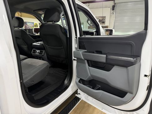 Used 2021 Ford F150 XLT w/ Equipment Group 302A High RWD image 17