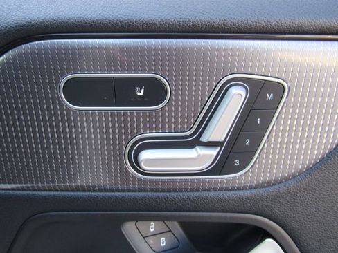 Used 2022 Mercedes-Benz GLA 250 4MATIC w/ Premium Package Lite image 20