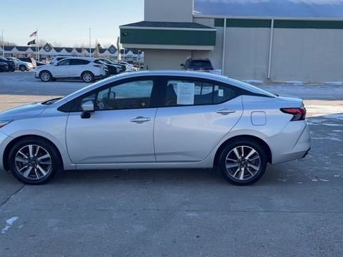 Used 2023 Nissan Versa SV image 5