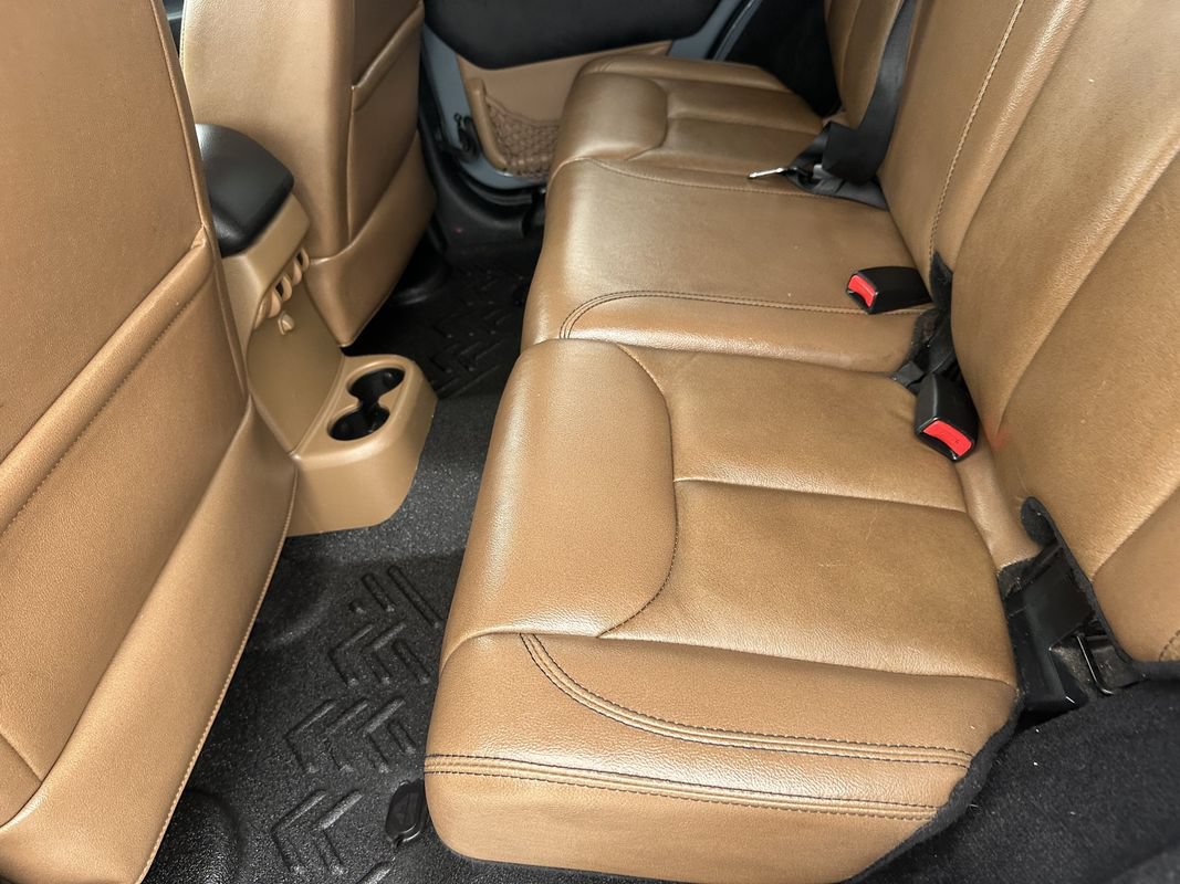 Used 2014 Jeep Wrangler Unlimited Sahara w/ Connectivity Group AWD/4WD image 29