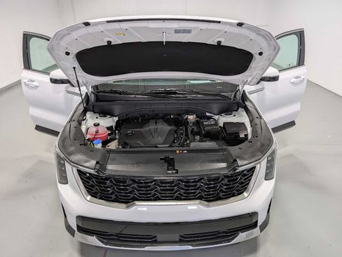 Used 2025 Kia Sorento S AWD/4WD image 13