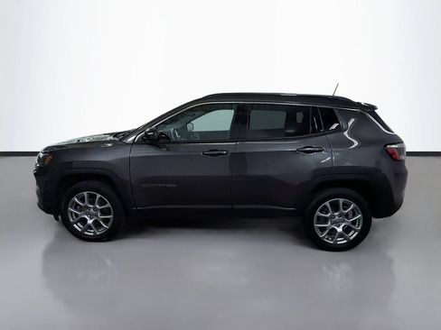 Used 2022 Jeep Compass Latitude AWD/4WD image 6
