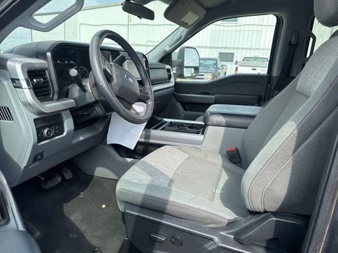 Used 2025 Ford F250 XLT w/ FX4 Off-Road Package image 2