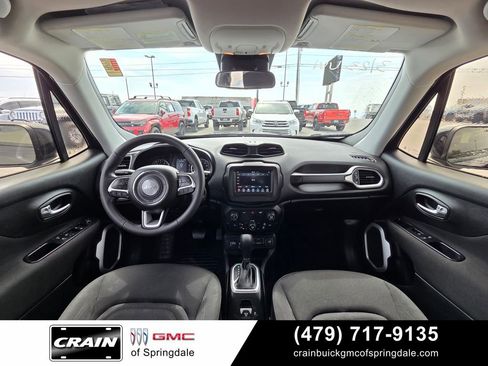 Used 2018 Jeep Renegade Latitude AWD/4WD image 26