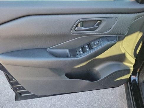 Certified 2025 Nissan Rogue S image 15