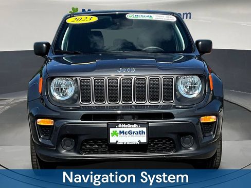 Used 2023 Jeep Renegade Latitude AWD/4WD image 2