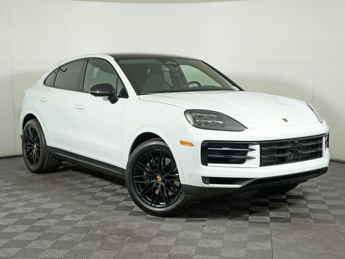 Certified 2026 Porsche Cayenne Coupe AWD/4WD image 9