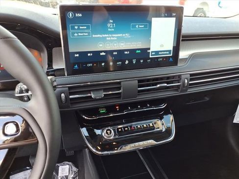 New 2025 Lincoln Corsair AWD w/ Equipment Group 101A image 10