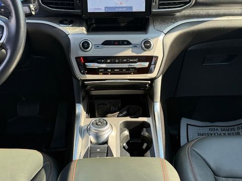 Used 2022 Ford Explorer Timberline image 12