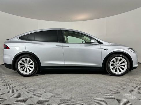 Used 2018 Tesla Model X 100D image 29