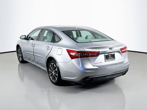 Used 2018 Toyota Avalon XLE Premium image 7
