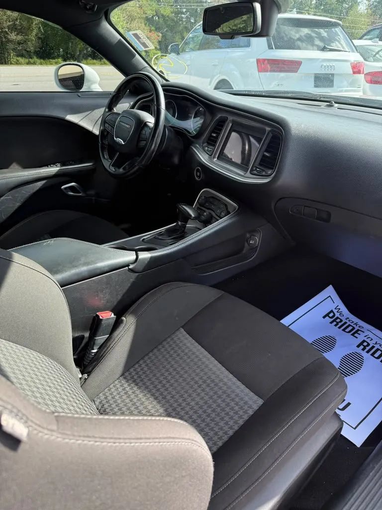 Used 2022 Dodge Challenger GT RWD image 14