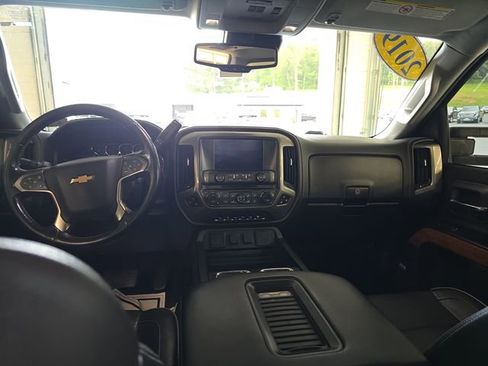 Used 2019 Chevrolet Silverado 2500 High Country w/ Duramax Plus Package AWD/4WD image 11
