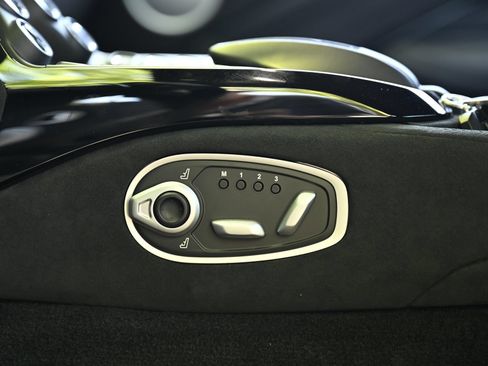 Used 2020 Aston Martin V8 Vantage Coupe RWD image 18