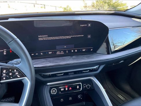 Certified 2025 Audi Q5 Premium w/ Convenience Package image 6