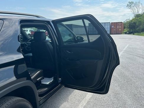 Certified 2023 Chevrolet Traverse RS image 36