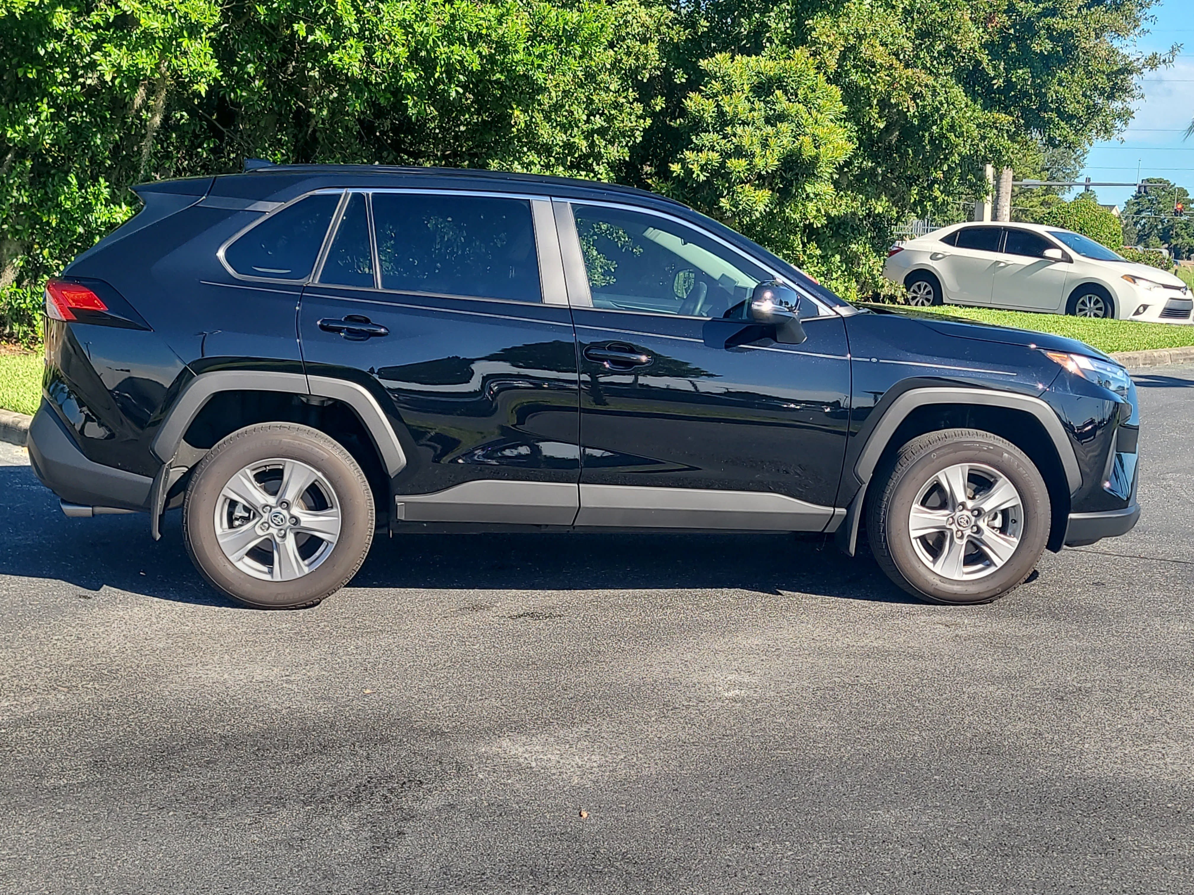 Certified 2025 Toyota RAV4 XLE w/ Convenience Package FWD image 8