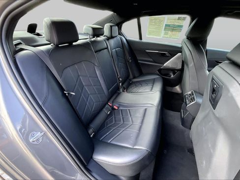 Used 2024 BMW 530i RWD image 17