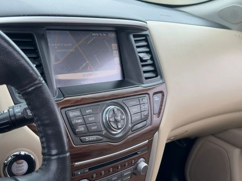 Used 2017 Nissan Pathfinder Platinum w/ Family Entertainment Package image 14