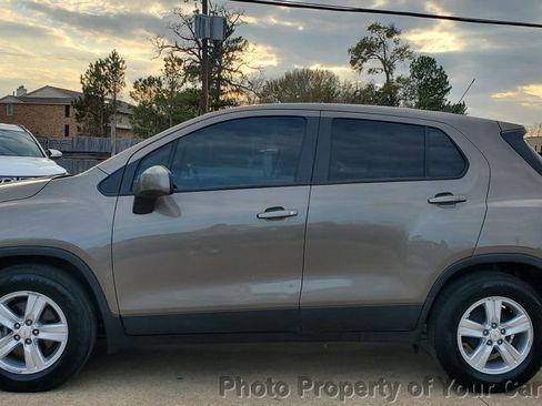 Used 2021 Chevrolet Trax LS w/ Tint and Cruise Package image 13