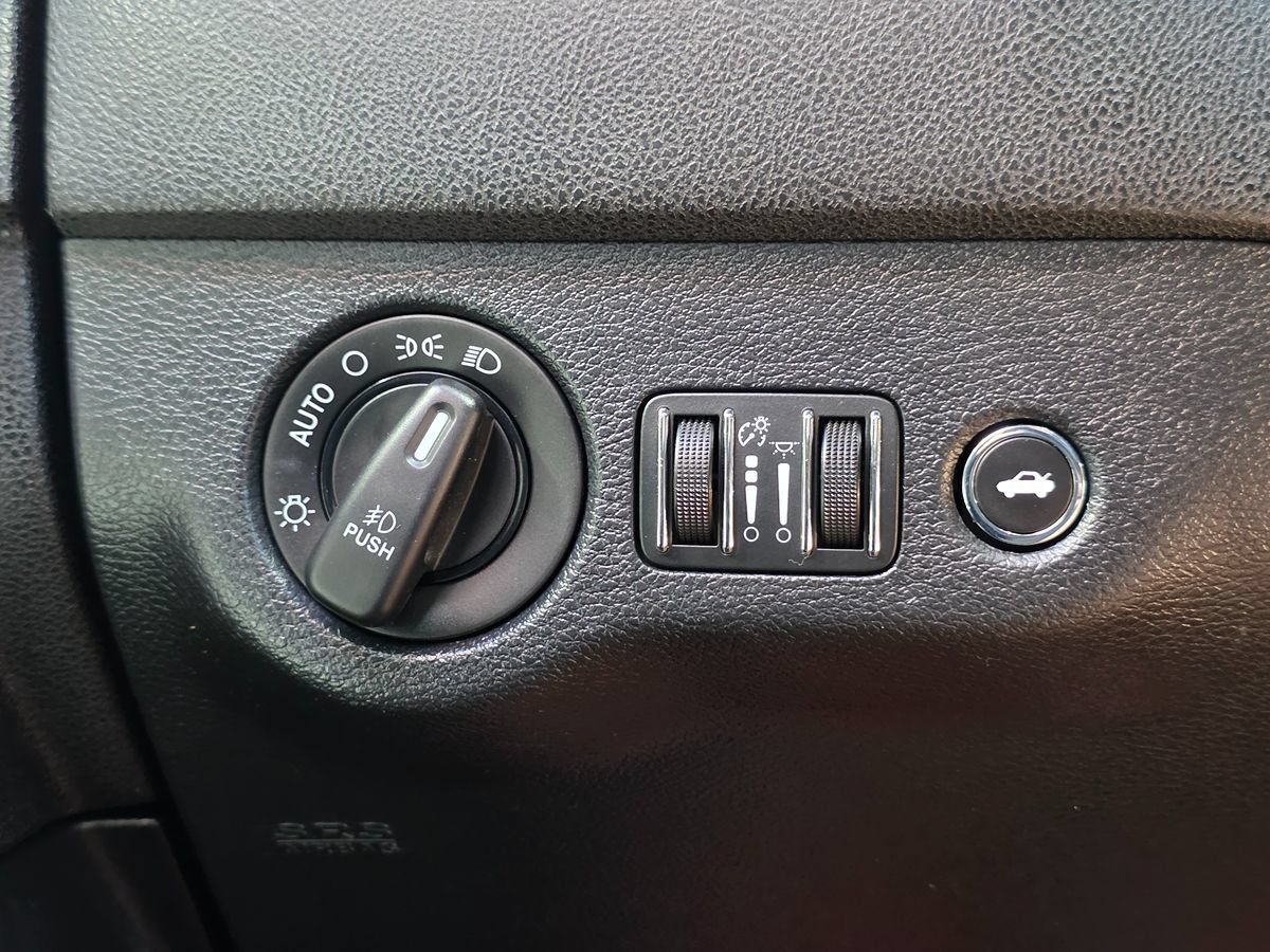Used 2016 Dodge Charger R/T RWD image 47