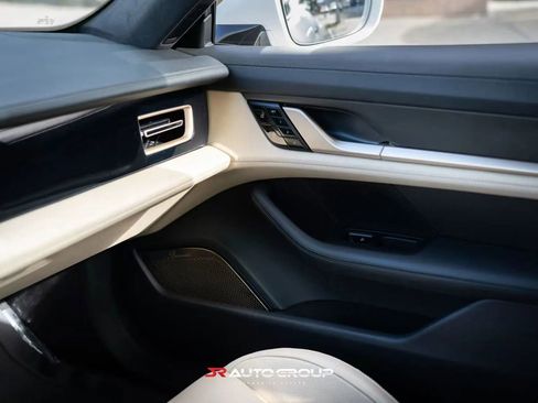 Used 2020 Porsche Taycan AWD/4WD image 17