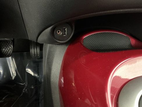 Used 2016 Nissan Juke SL image 34