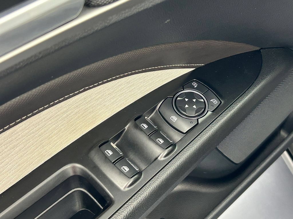 Used 2019 Ford Fusion SE w/ Equipment Group 151A FWD image 42