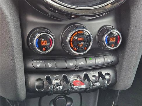 Used 2023 MINI Cooper 2-Door Hardtop image 15