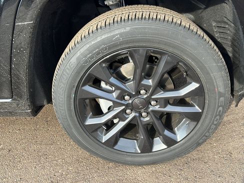 New 2026 Jeep Grand Cherokee Limited Reserve image 9