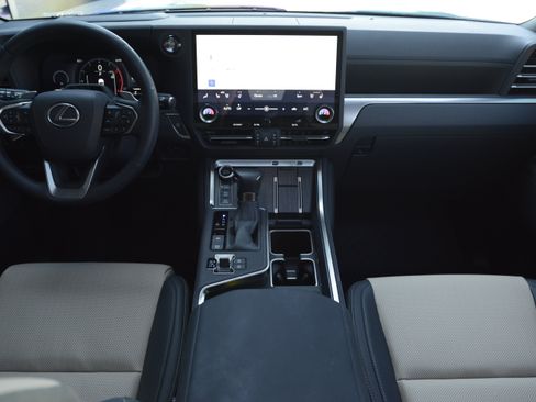 Used 2025 Lexus GX 550 AWD/4WD image 12