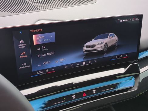 Used 2026 BMW i5 M60 w/ Premium Package RWD image 21