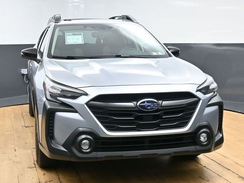 Used 2025 Subaru Outback Onyx Edition image 3