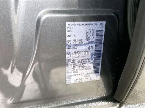 Used 2023 Nissan Frontier SV image 14