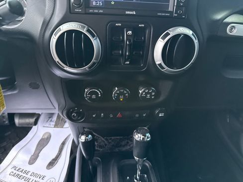 Used 2013 Jeep Wrangler Unlimited Rubicon w/ Dual Top Group image 22