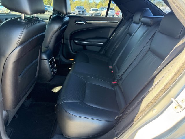 Used 2011 Chrysler 300 C RWD image 11