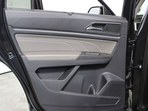 Used 2023 Volkswagen Atlas SE w/ Panoramic Sunroof Package image 25