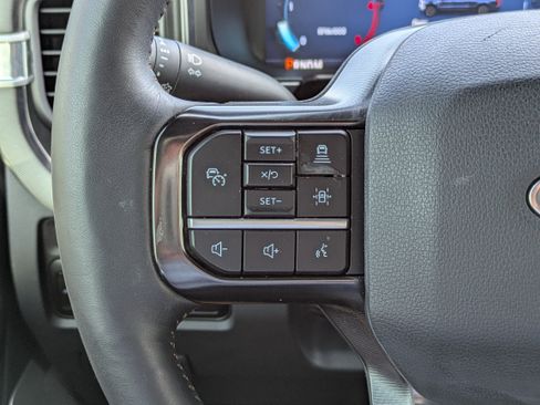 Used 2024 Ford F350 Platinum image 27