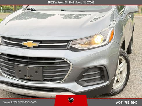 Used 2019 Chevrolet Trax LT w/ LT Convenience Package FWD image 14