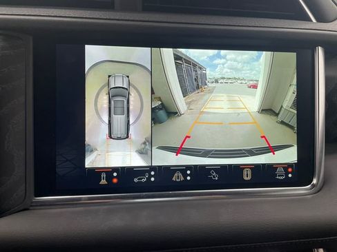 Used 2024 GMC Yukon Denali w/ Advanced Technology Package RWD image 28