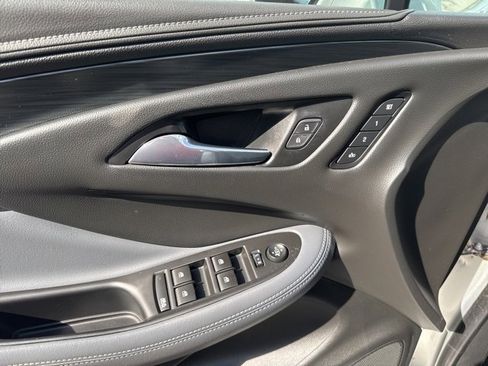 Used 2019 Buick Envision Premium w/ Driver Confidence Package image 10