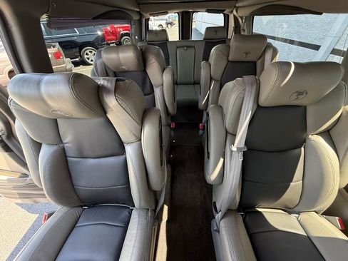Used 2020 GMC Savana 2500 Extended w/ Enhanced Convenience Package image 39