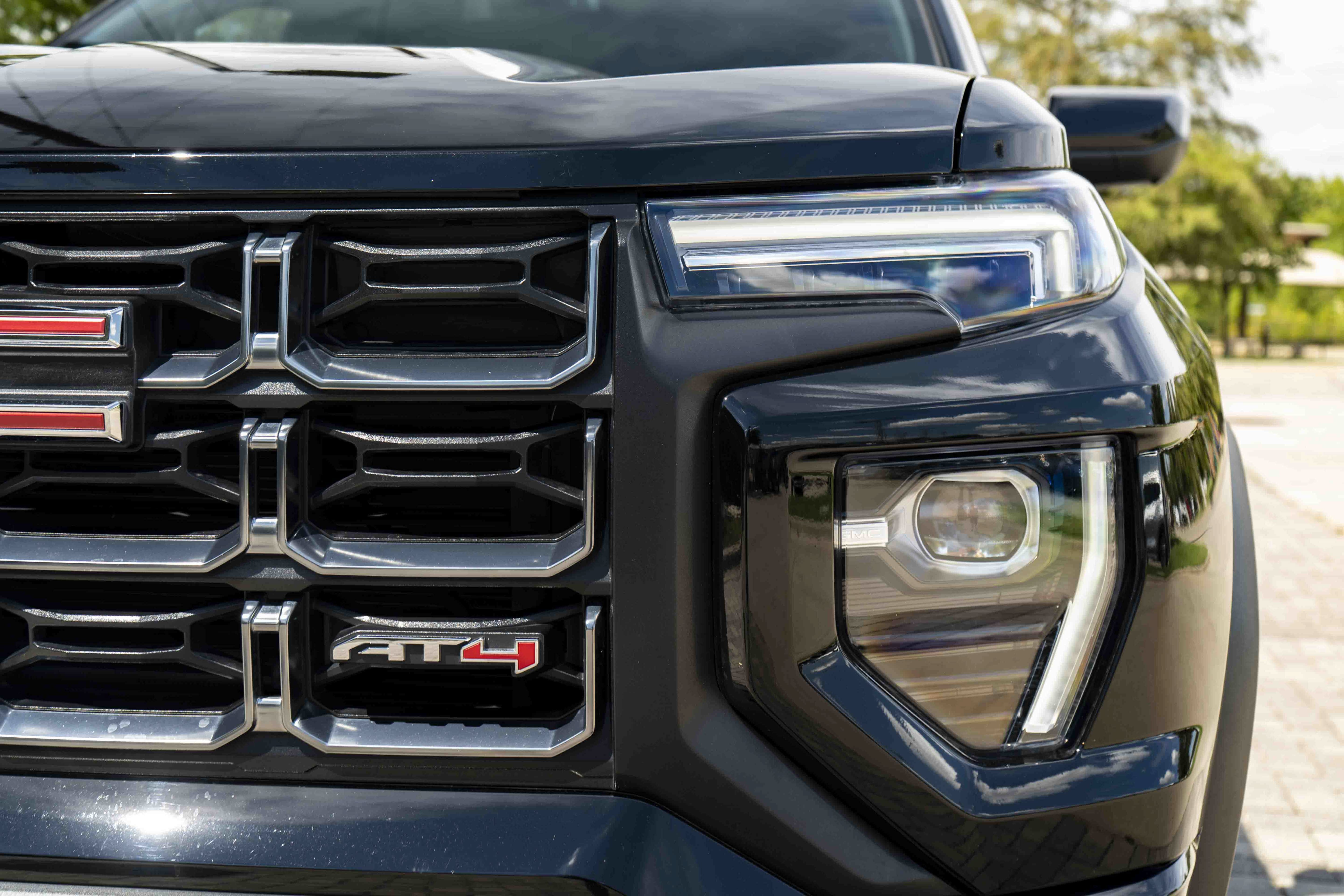 Used 2024 GMC Canyon AT4 w/ Technology Package AWD/4WD image 10