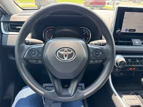 Used 2025 Toyota RAV4 XLE FWD image 21