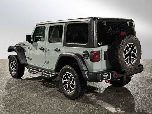 Used 2024 Jeep Wrangler Unlimited Rubicon w/ Capability Package image 5
