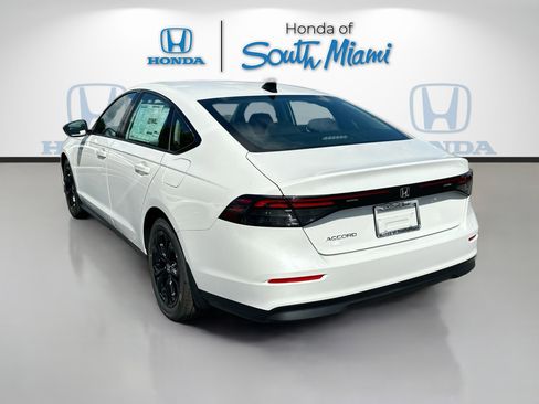 New 2025 Honda Accord SE image 4