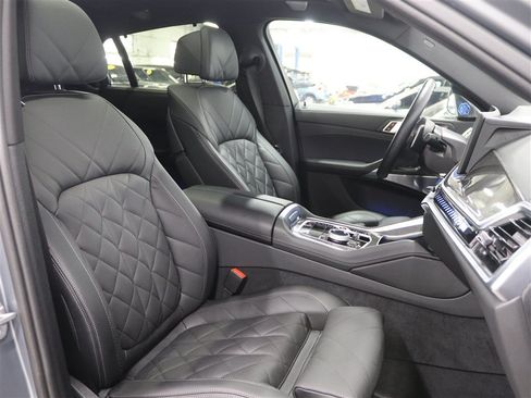 Used 2024 BMW X6 M60i AWD/4WD image 34