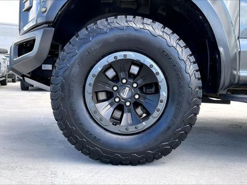 Used 2019 Ford F150 Raptor w/ Equipment Group 801A Mid AWD/4WD image 8