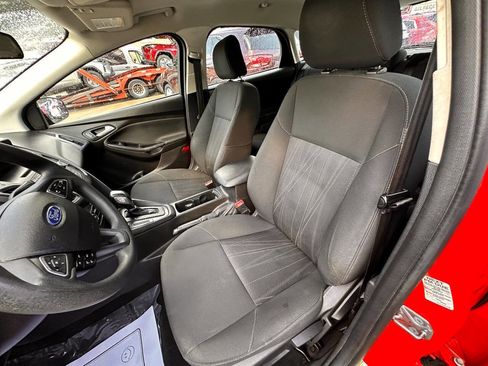 Used 2016 Ford Focus SE image 11