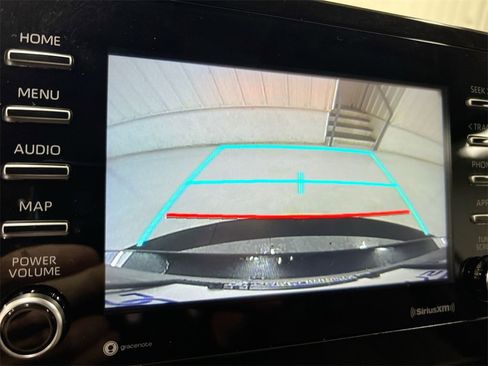 Used 2021 Toyota Camry SE image 14